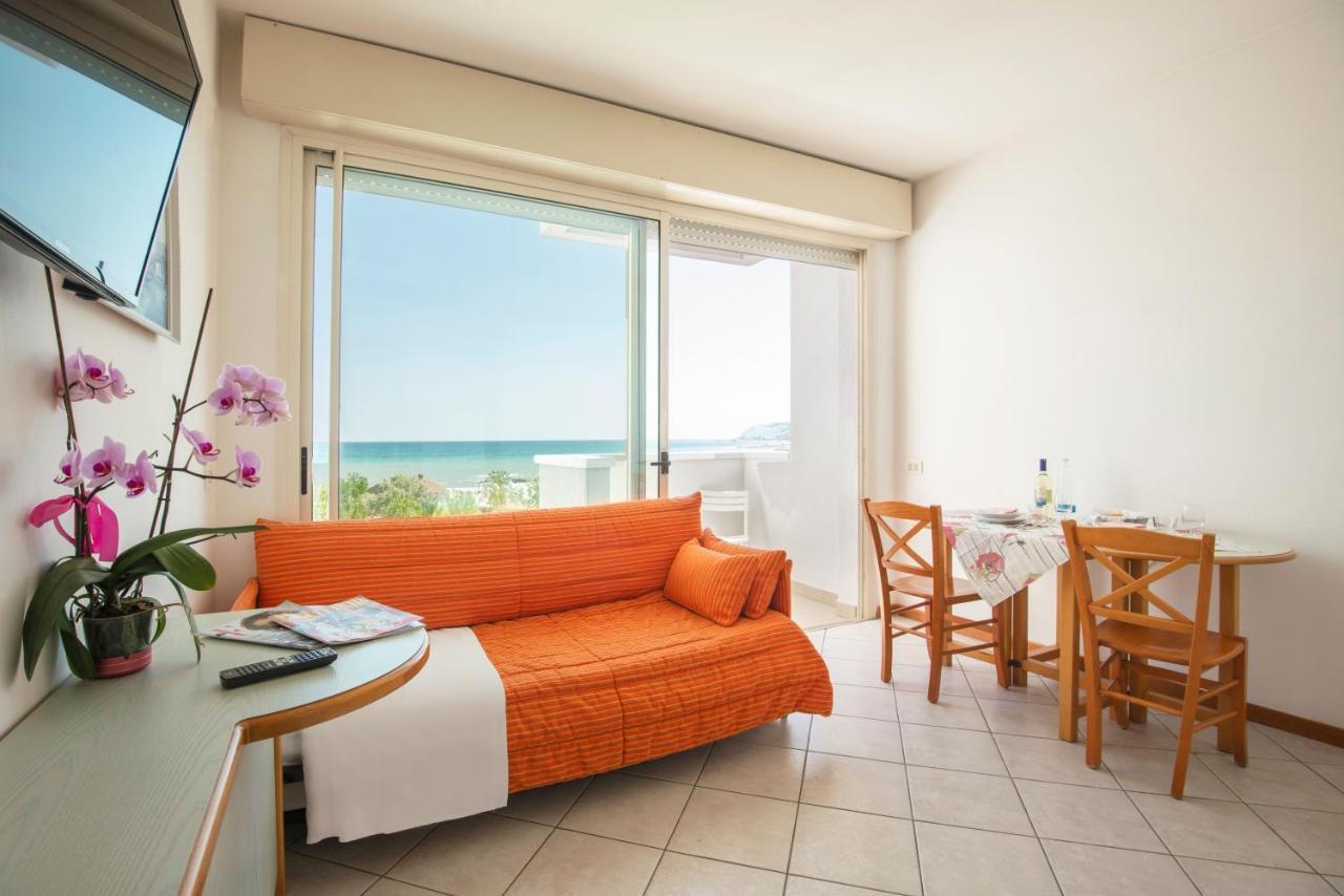 Hotel Residence Imperial Misano Adriatico Eksteriør billede