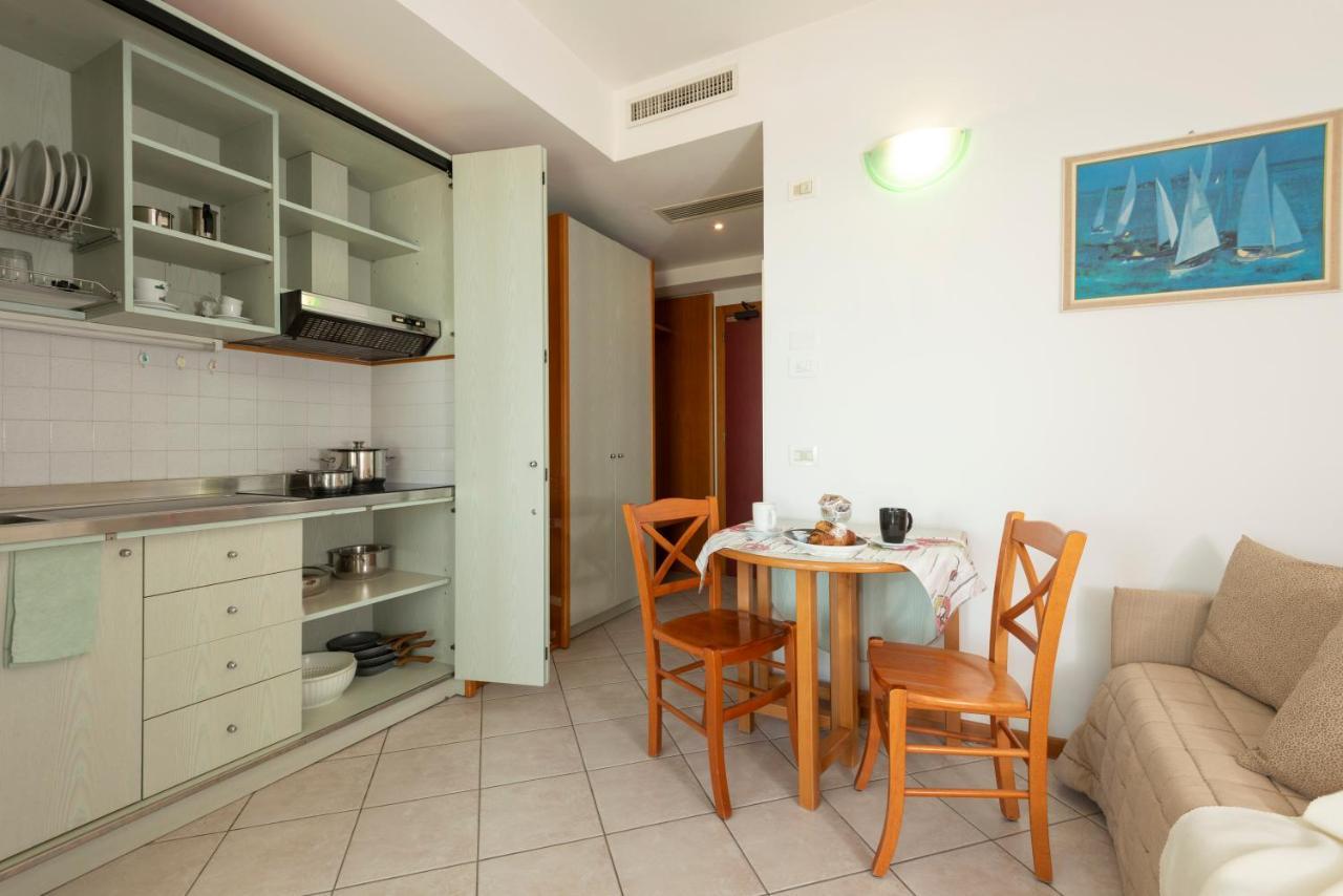 Hotel Residence Imperial Misano Adriatico Eksteriør billede