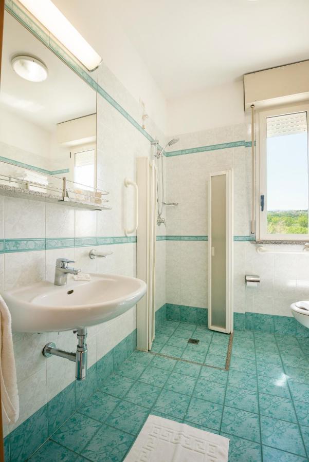 Hotel Residence Imperial Misano Adriatico Eksteriør billede
