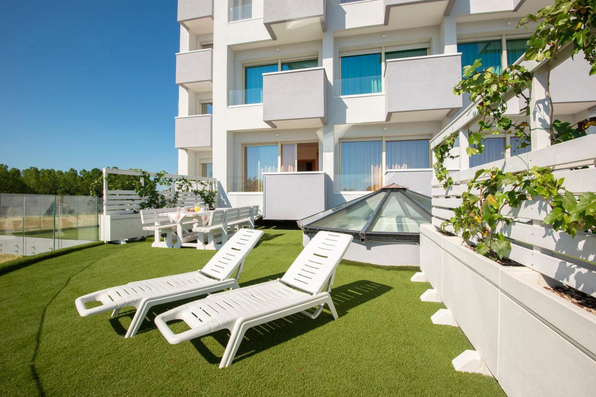 Hotel Residence Imperial Misano Adriatico Eksteriør billede